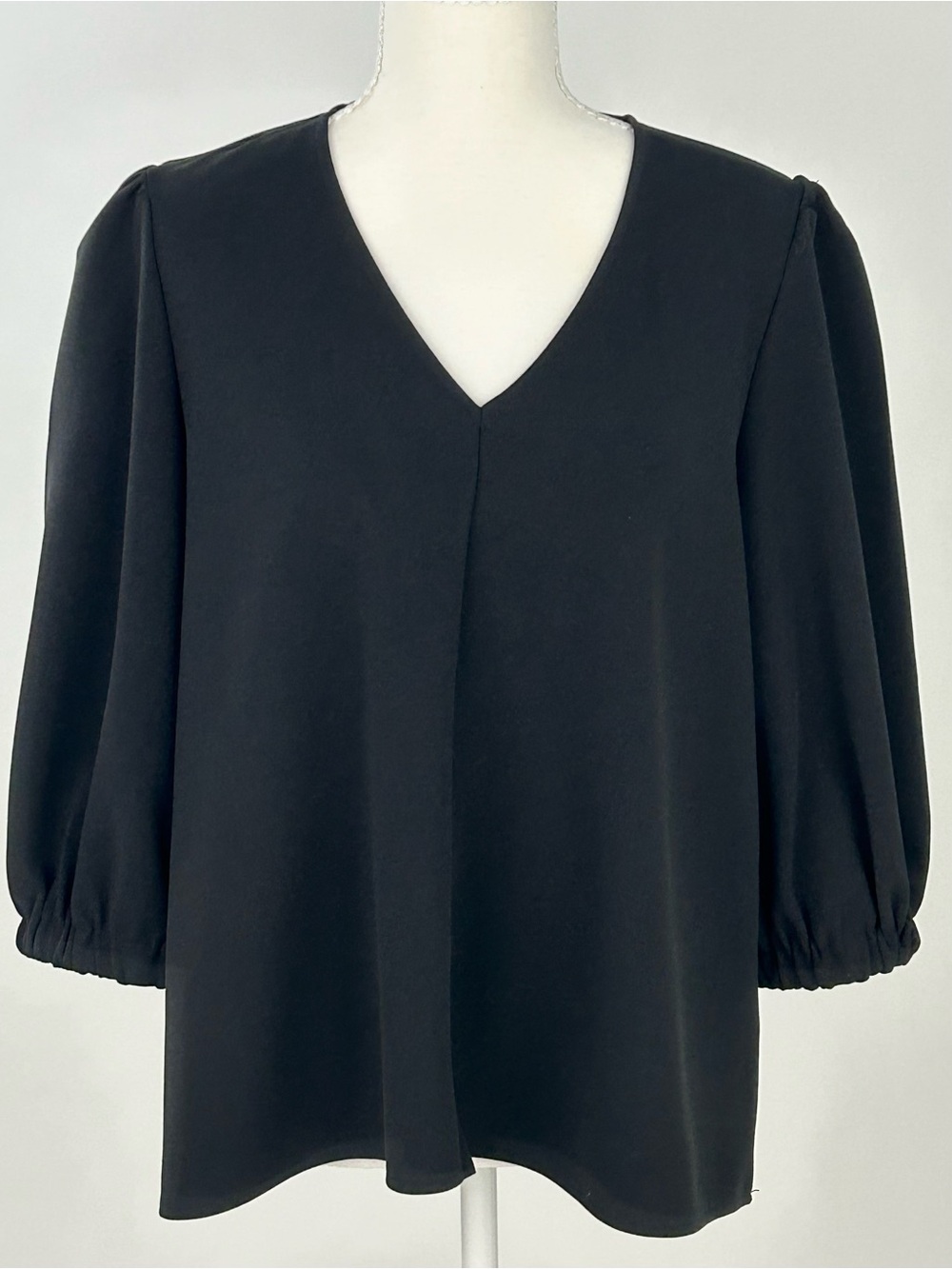 Tuckernuck Pomander Place Hollis Black V Neck Puff Sleeve Blouse M